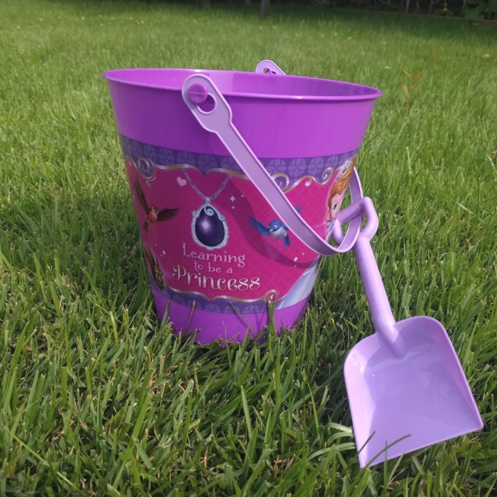 Sand play set, purple, with a princess